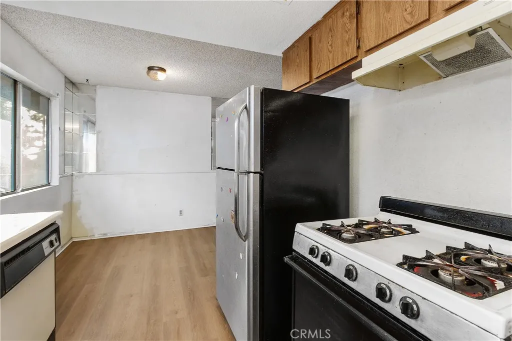 3088 Gladstone Street 4, Pomona, California 91767 home-pic-16
