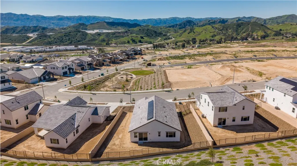 28817 Appaloosa Place, Castaic, California 91384 home-pic-2