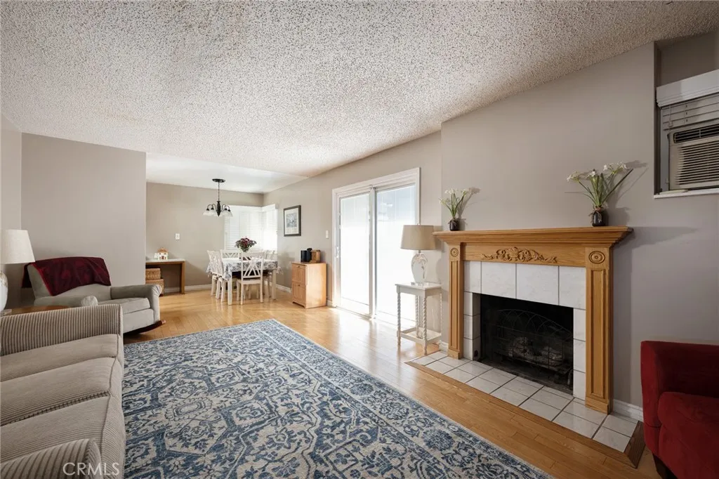 4418 West Tiller Avenue, Orange, California 92868 home-pic-4