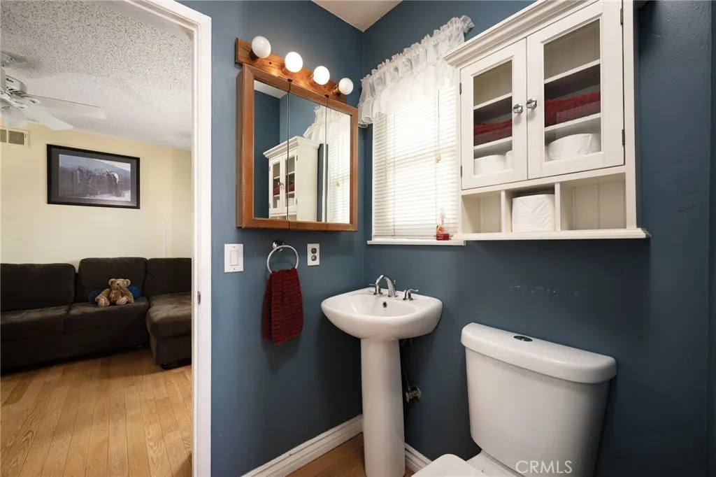 4418 West Tiller Avenue, Orange, California 92868 home-pic-10