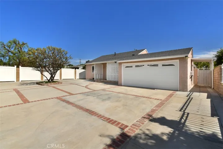 Front of House - Driveway