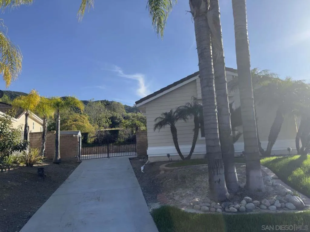 2227 Mapleleaf Ave, Thousand Oaks, California 91320 home-pic-3