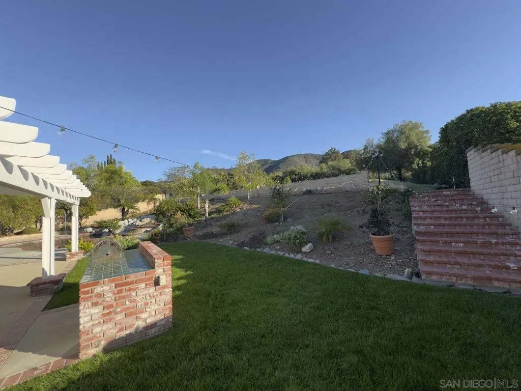 2227 Mapleleaf Ave, Thousand Oaks, California 91320 home-pic-26