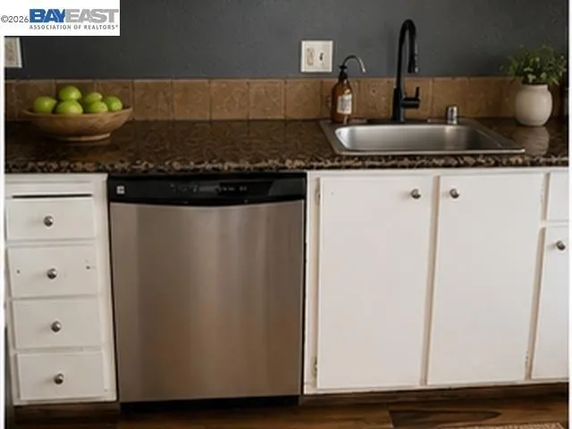 Kitchen-AI Virtually Staged
