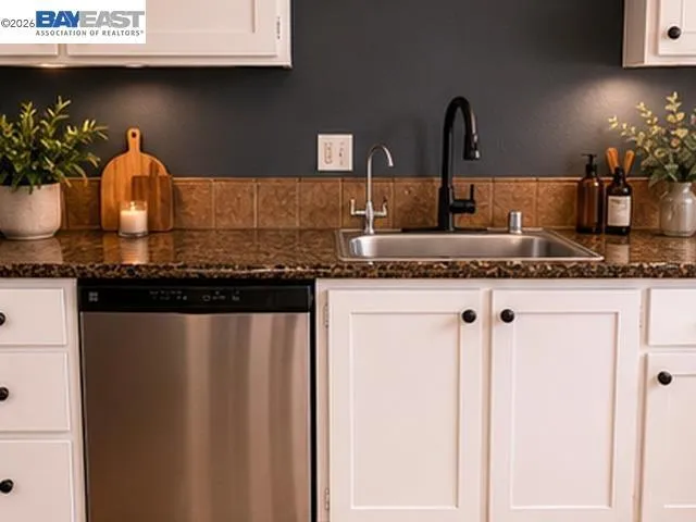 Kitchen-AI Virtually Staged