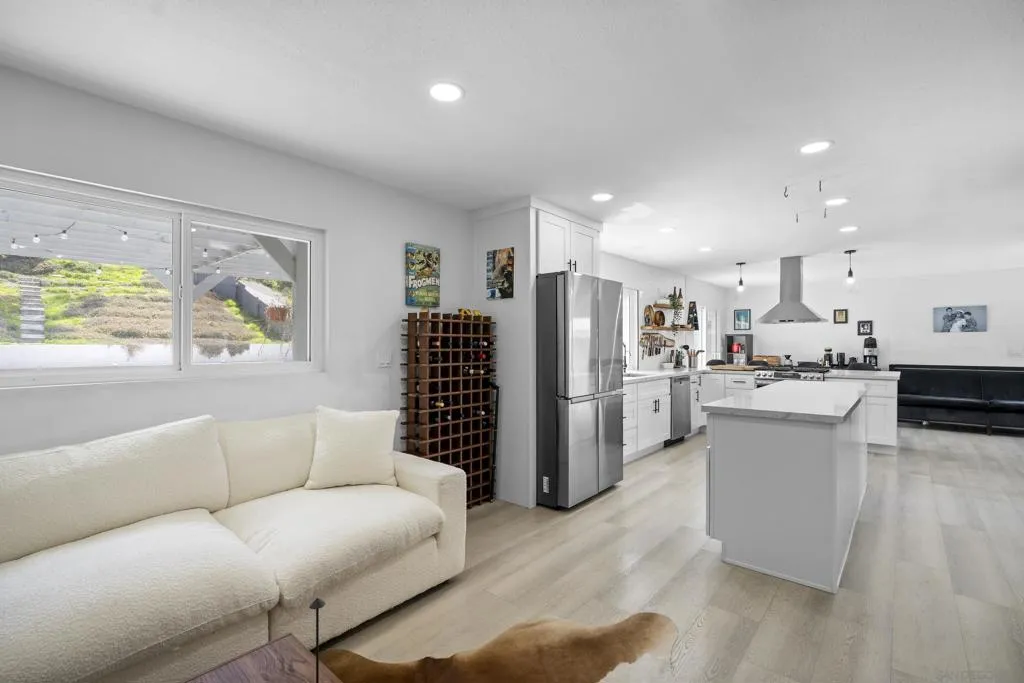 7573 Gayneswood Way, San Diego, California 92139 home-pic-8