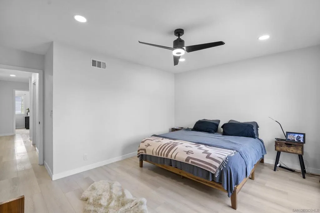 7573 Gayneswood Way, San Diego, California 92139 home-pic-17