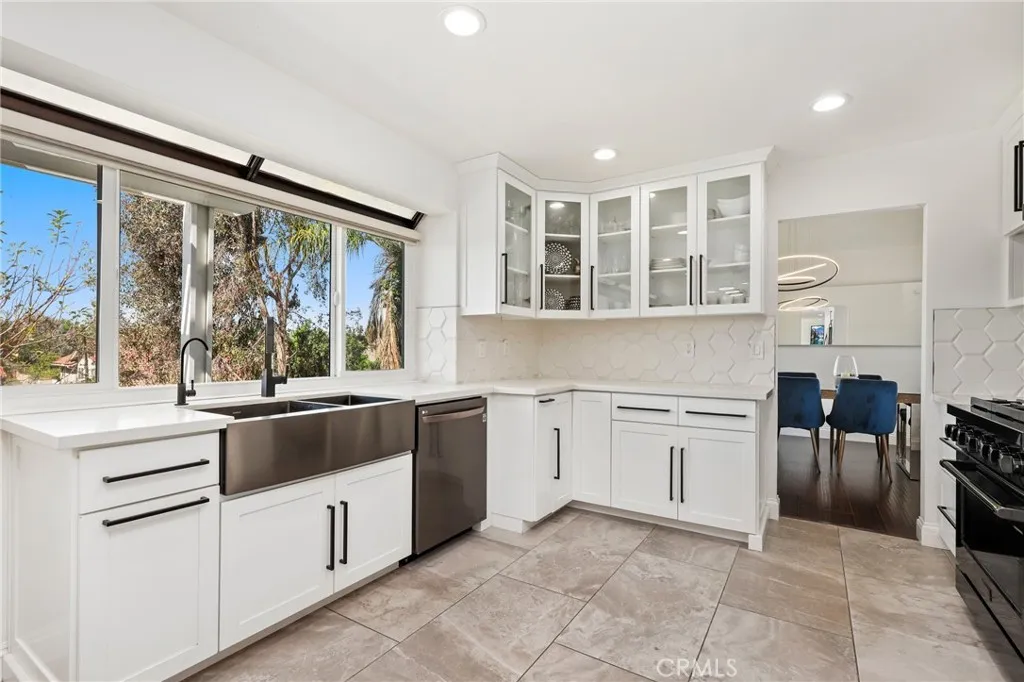 5099 Vista Del Amigo, Yorba Linda, California 92886 home-pic-13