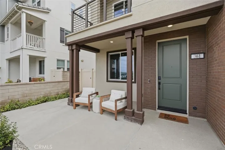 Front yard/patio