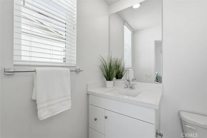 Guest bathroom(attached to bedroom)