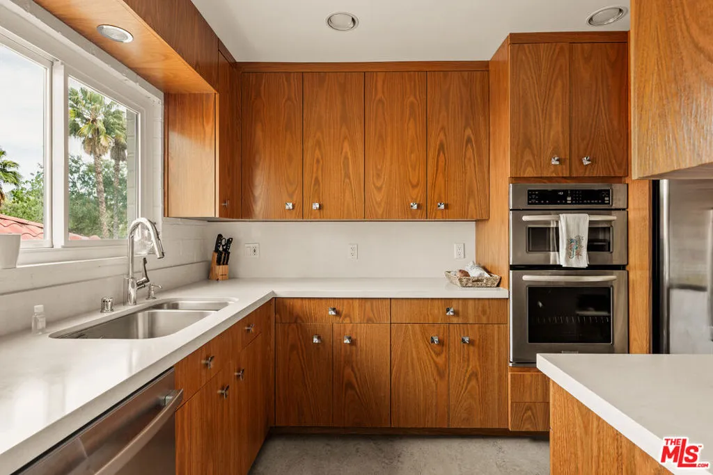 2260 N Cahuenga Boulevard 405, Los Angeles, California 90068 home-pic-5