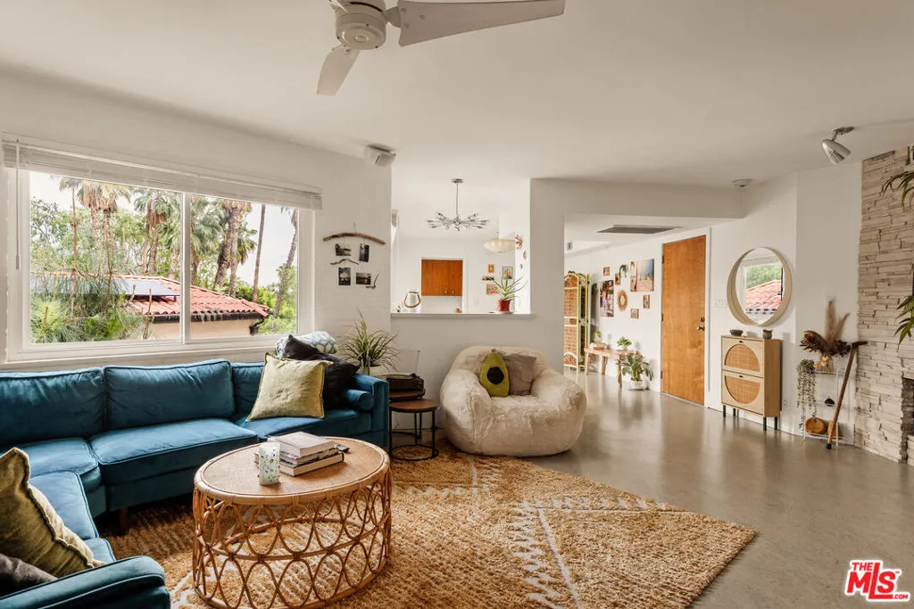 2260 N Cahuenga Boulevard 405, Los Angeles, California 90068 home-pic-2