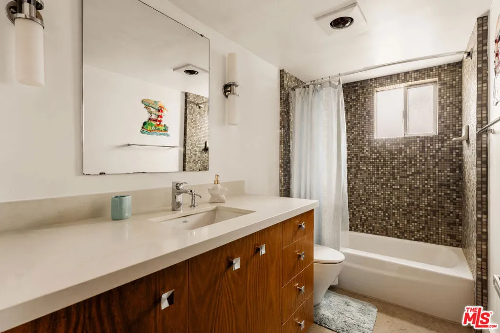 2260 N Cahuenga Boulevard 405, Los Angeles, California 90068 home-pic-10