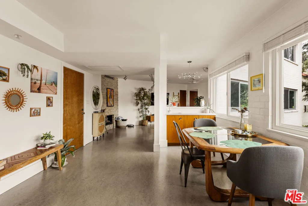 2260 N Cahuenga Boulevard 405, Los Angeles, California 90068 home-pic-4
