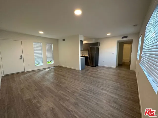 2716 S. La Brea Renovated Inte