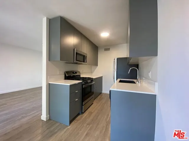 2716 S. La Brea -Kitchen