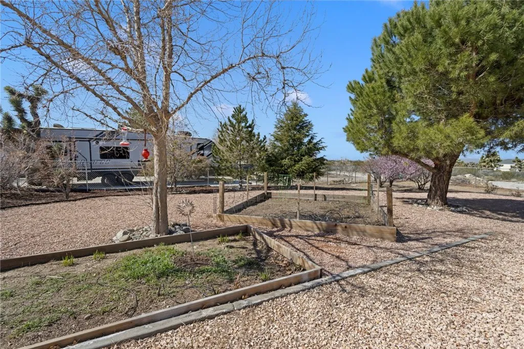 1213 Mono, Pinon Hills, California 92372 home-pic-48
