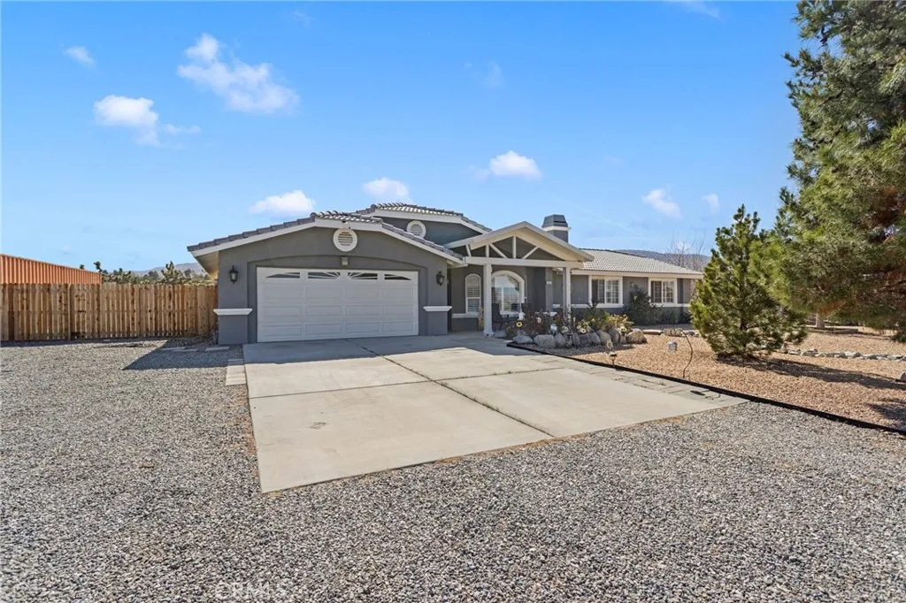 1213 Mono, Pinon Hills, California 92372 home-pic-2
