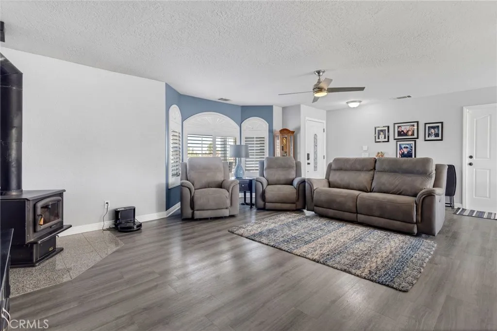 1213 Mono, Pinon Hills, California 92372 home-pic-14