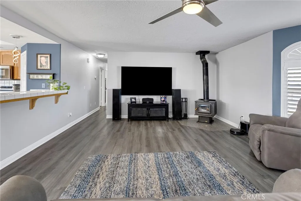 1213 Mono, Pinon Hills, California 92372 home-pic-11