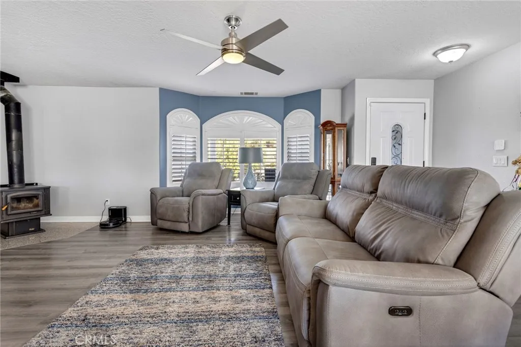 1213 Mono, Pinon Hills, California 92372 home-pic-13