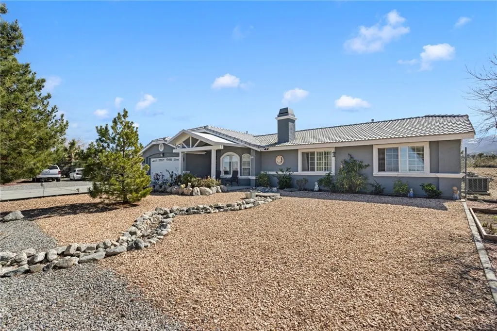1213 Mono, Pinon Hills, California 92372 home-pic-4