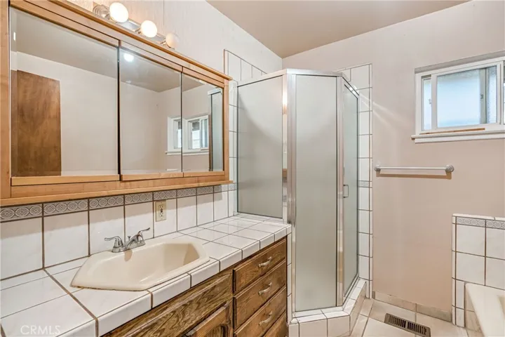 5694 N Winchester, Fresno, California 93704