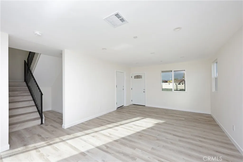 832 Mcfarland, Wilmington, California 90744 home-pic-6