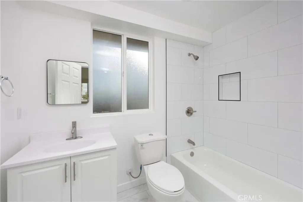 832 Mcfarland, Wilmington, California 90744 home-pic-38
