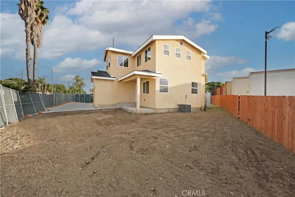 832 Mcfarland, Wilmington, California 90744 home-pic-43