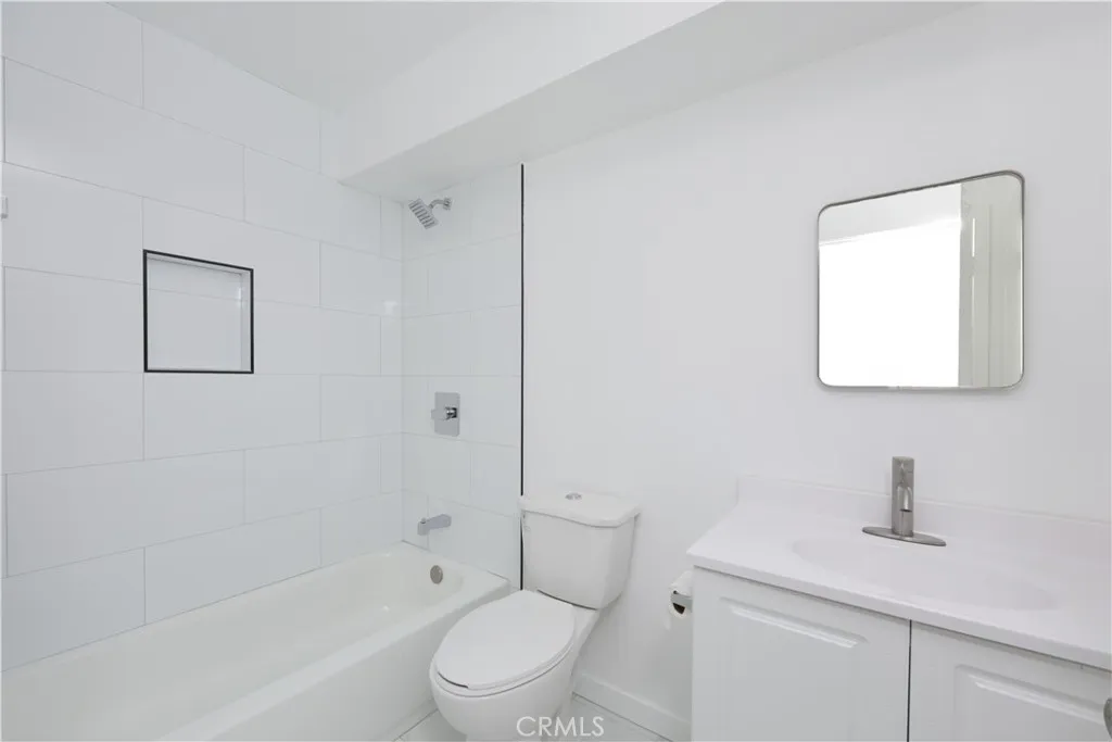 832 Mcfarland, Wilmington, California 90744 home-pic-12