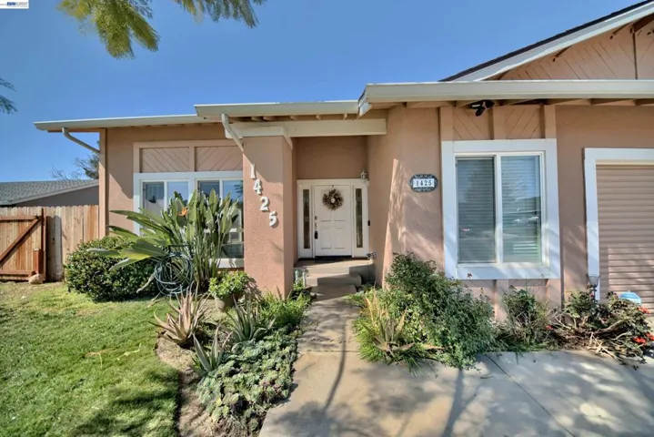 1425 1425 Forest Dr, Turlock, California 95380