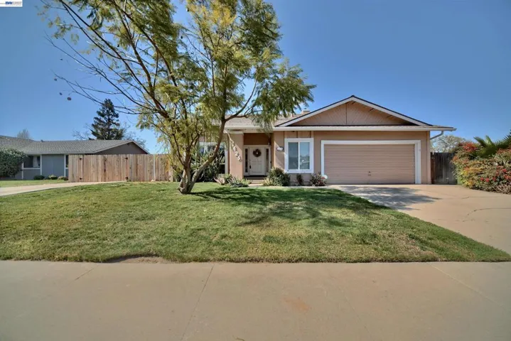 1425 1425 Forest Dr, Turlock, California 95380