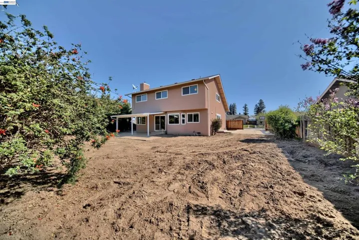 1425 1425 Forest Dr, Turlock, California 95380