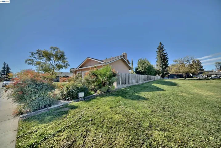 1425 1425 Forest Dr, Turlock, California 95380