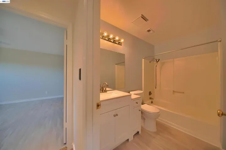 1425 1425 Forest Dr, Turlock, California 95380