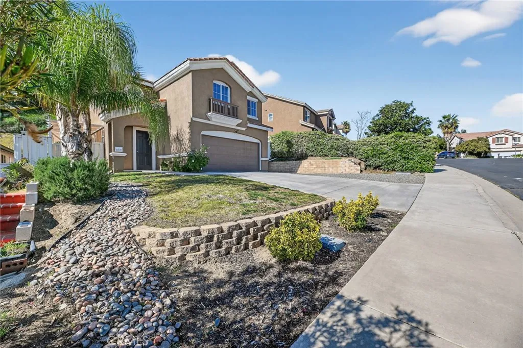 15145 Lighthouse Drive, Lake Elsinore, California 92530 home-pic-1