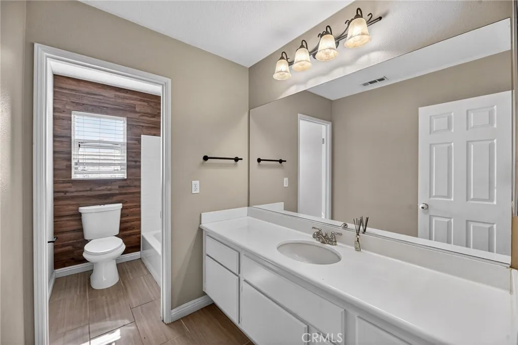 15145 Lighthouse Drive, Lake Elsinore, California 92530 home-pic-30