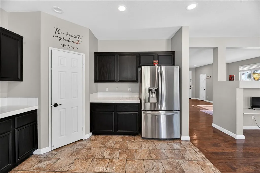 15145 Lighthouse Drive, Lake Elsinore, California 92530 home-pic-18