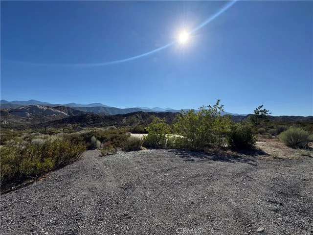 4292 Davis Ranch Road, Phelan, California 92371