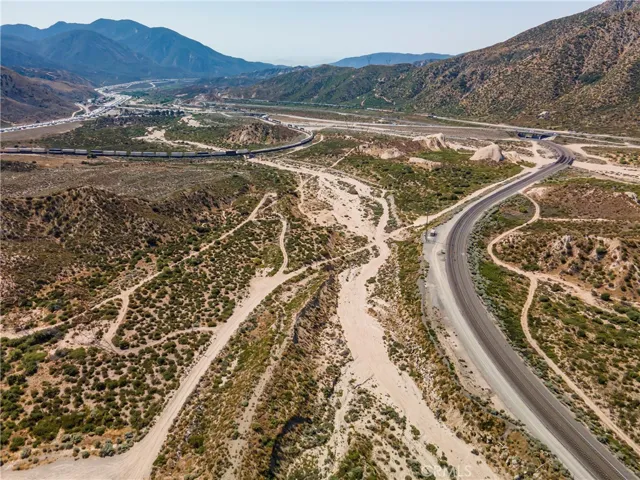 4292 Davis Ranch Road, Phelan, California 92371