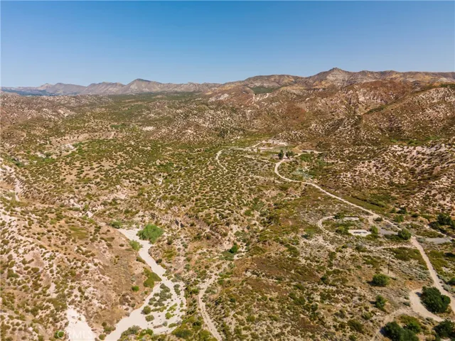 4292 Davis Ranch Road, Phelan, California 92371