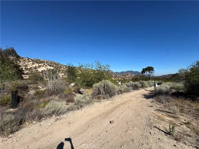 4292 Davis Ranch Road, Phelan, California 92371