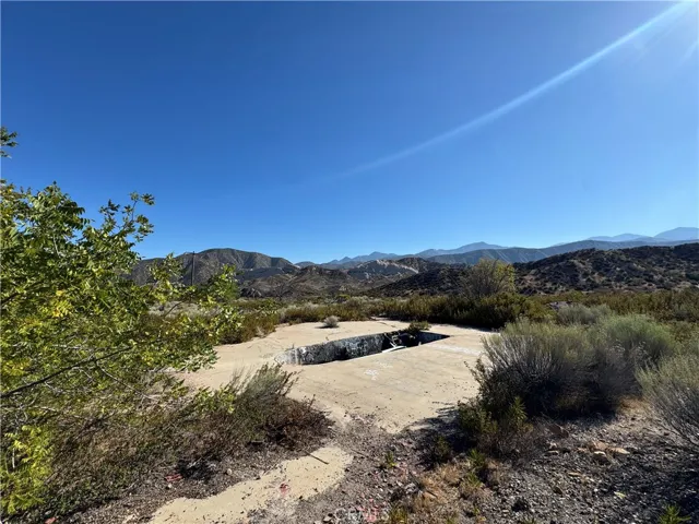 4292 Davis Ranch Road, Phelan, California 92371