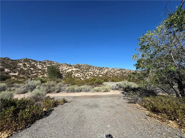 4292 Davis Ranch Road, Phelan, California 92371
