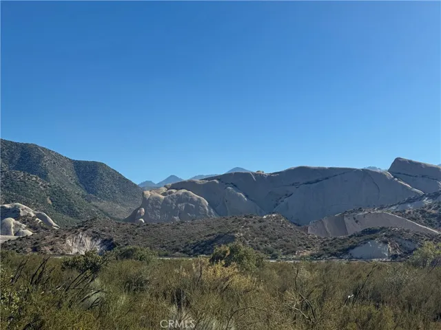 4292 Davis Ranch Road, Phelan, California 92371
