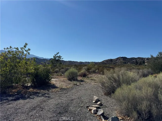 4292 Davis Ranch Road, Phelan, California 92371