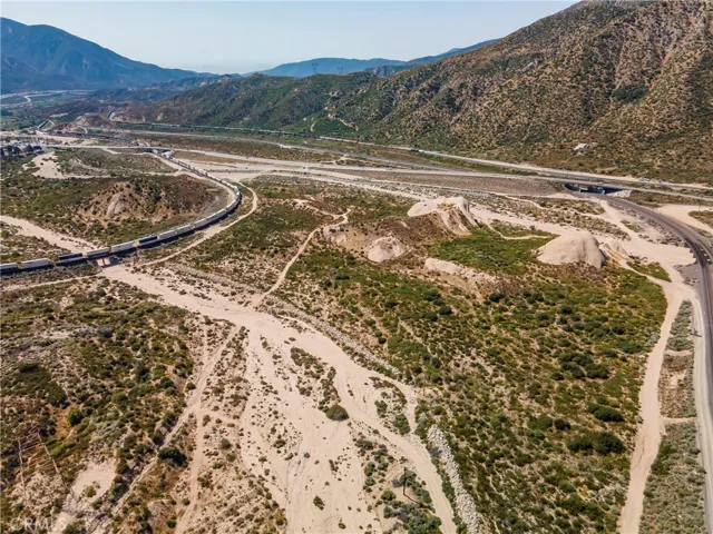 4292 Davis Ranch Road, Phelan, California 92371