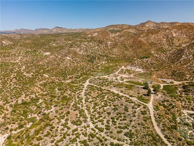 4292 Davis Ranch Road, Phelan, California 92371