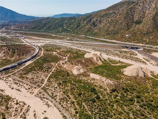 4292 Davis Ranch Road, Phelan, California 92371